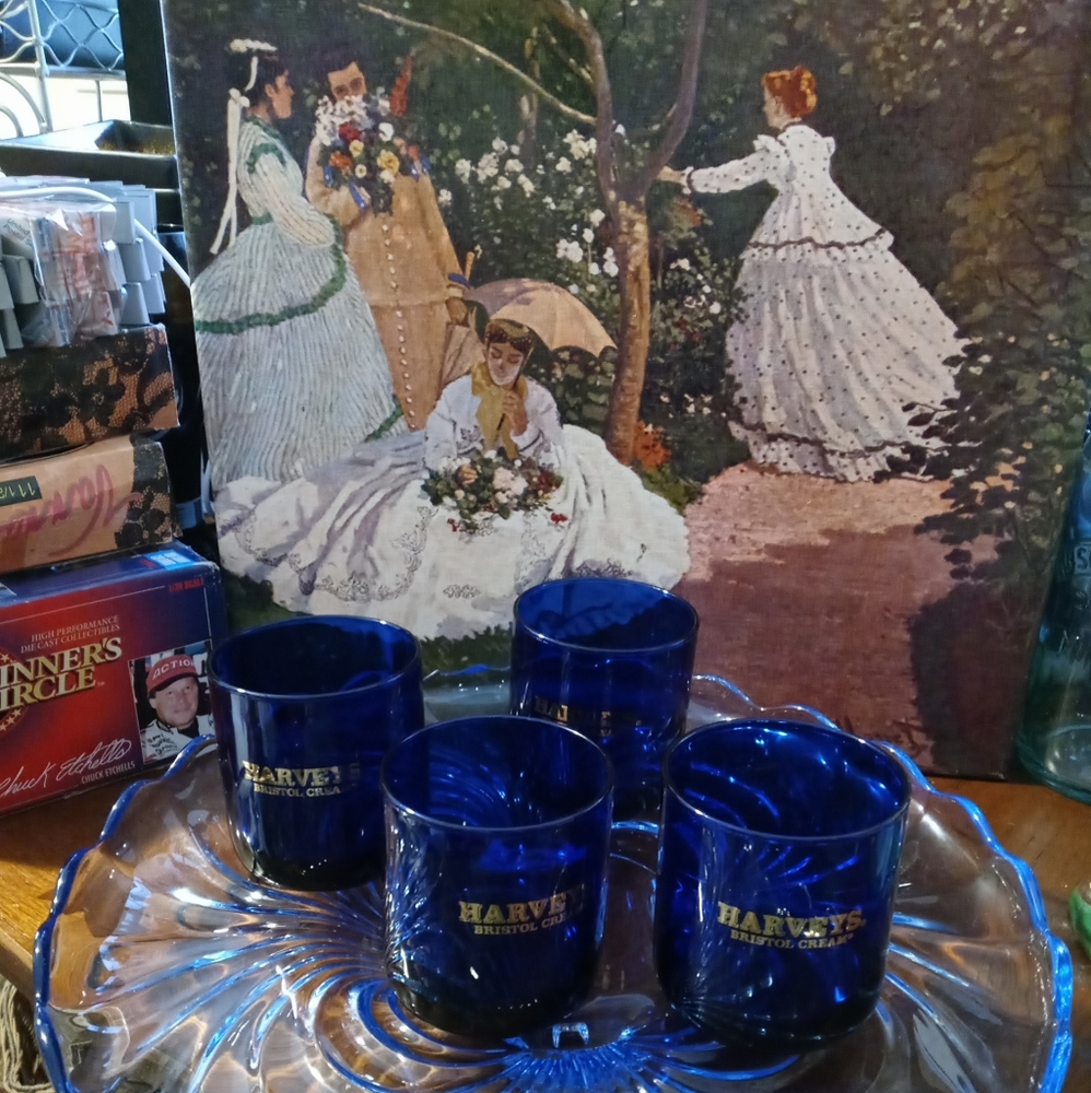 🍹Harvey’s Bristol Cream Cobalt Blue Bar Glasses🍷Vintage🆕A FABLOUS Gift.🍱 - Picture 5 of 7